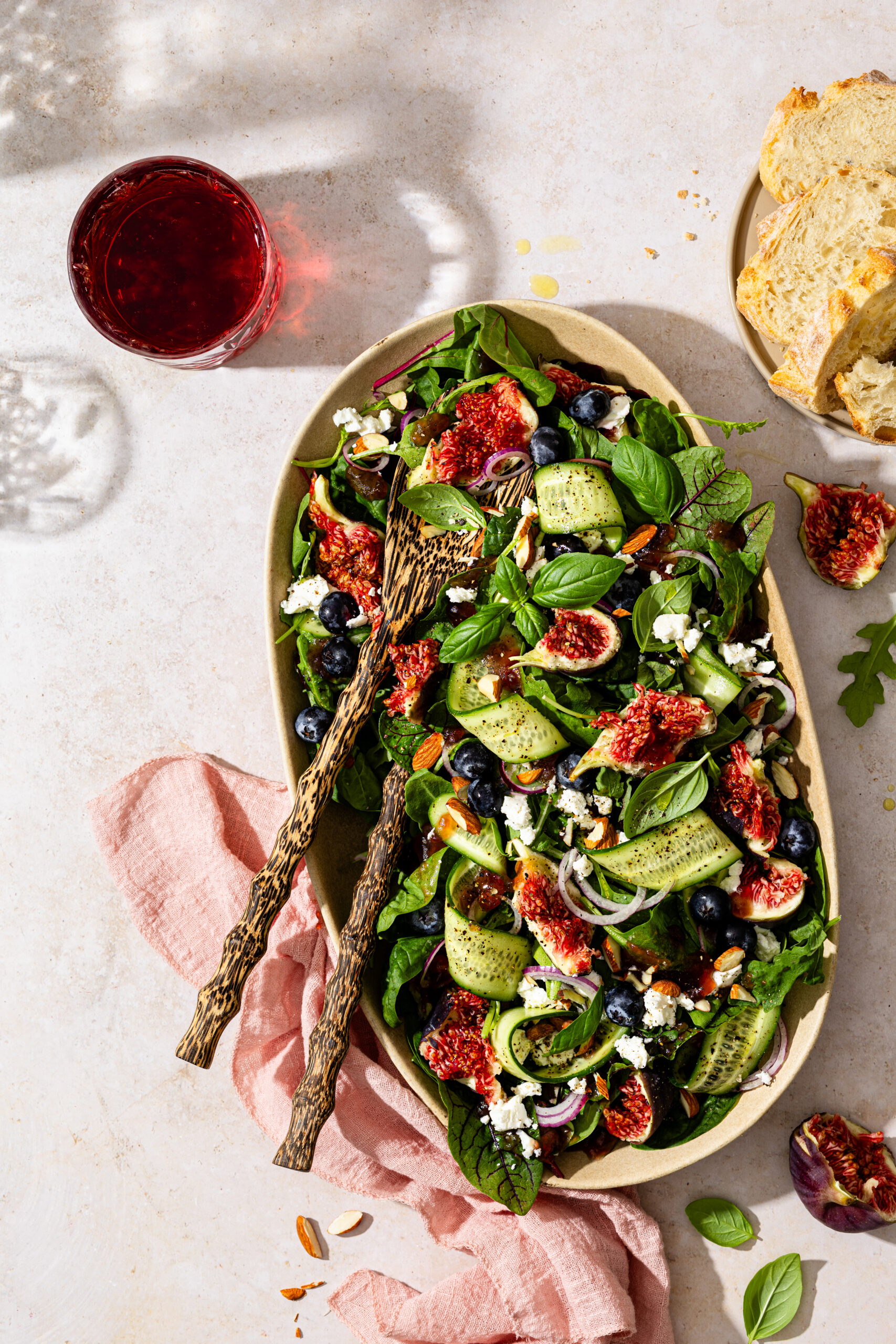 Knackiger-Salat-mit-Feigen-und Feldsalat