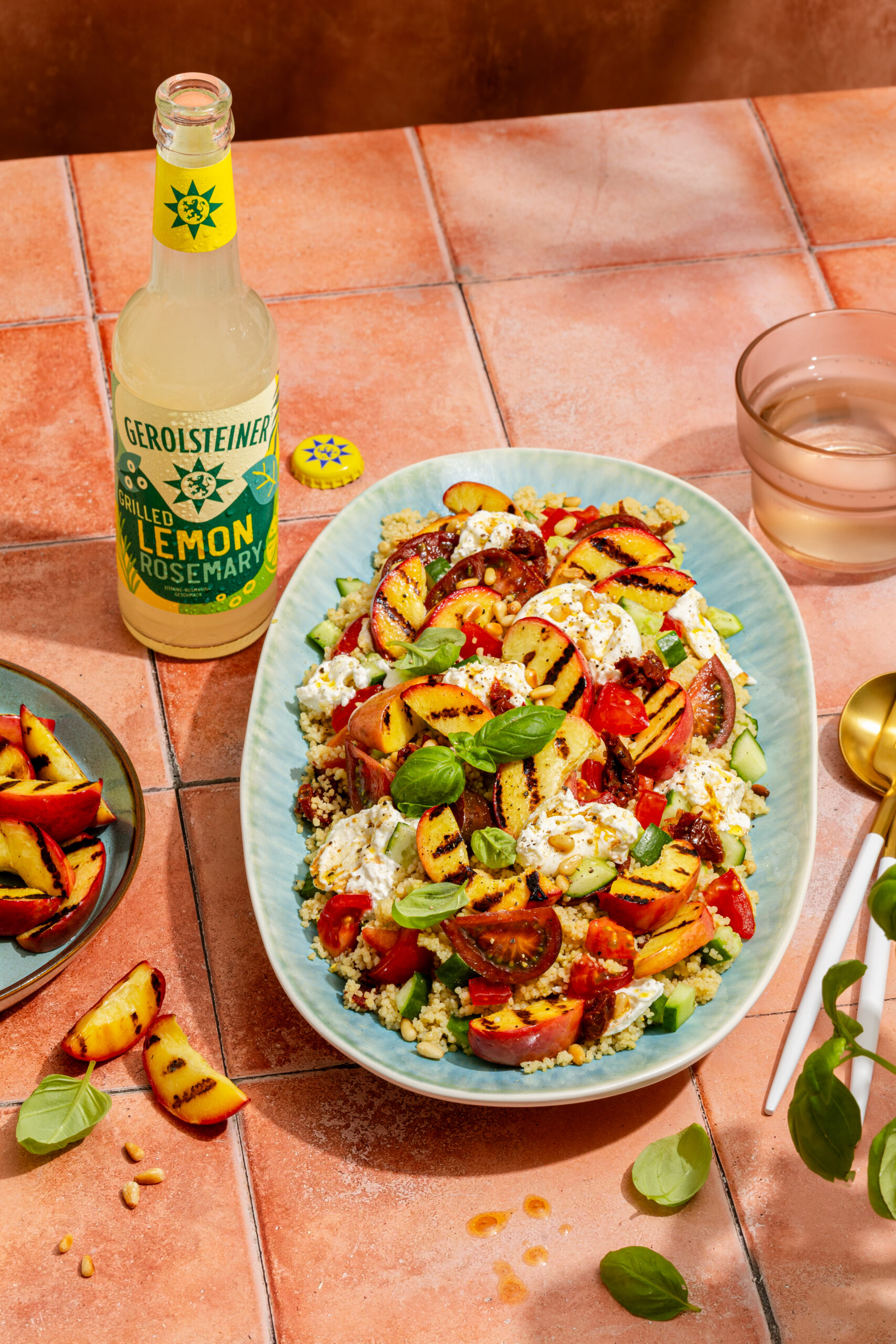 Couscoussalat mit gegrillten Nektarinen und Burrata-Larissa-Günther-Food Fotografie für Gerolsteiner